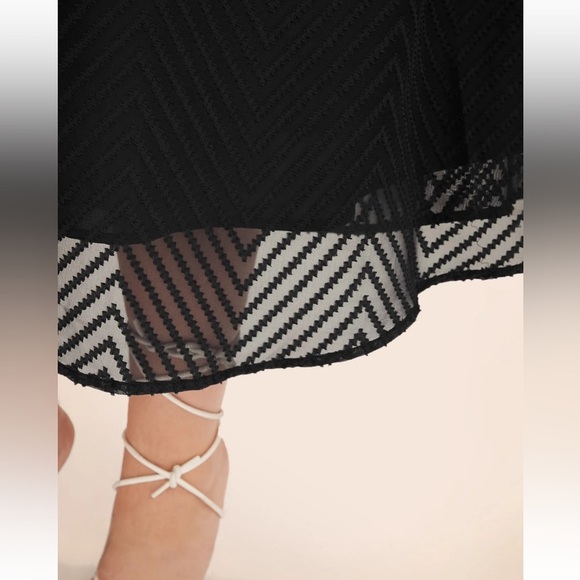 BloomChic Plus Size XL Solid Geometric Pocket Mesh Lantern Sleeve Belted Dress - Picture 7 of 9